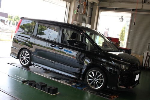 80系VOXY は リアの車高が気になります・・・ | 鈴鹿店 | 店舗